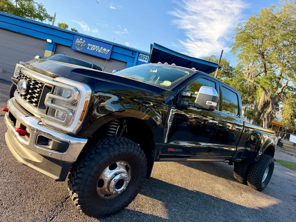 Rough Country 4.5 Lift with on 37/13.50R17 Toyo M/T on oem wheels. - Photo 1