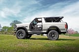 Rough Country 4 Inch Lift Kit | Rear Blocks | Ford Bronco 4WD (1980-1996) view 2