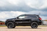 Rough Country 2.5 Inch Lift Kit | N3 Struts | Jeep Grand Cherokee 4WD (2011-2015) view 4