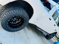 Leveling Kit with 35/12.50R20 A/T Tires - Photo 5