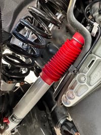 Rancho 2.5 Shocks, 37/12.50R A/T Tires, LevelingKit - Photo 3