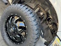 Leveling Kit with 35/12.50R20 A/T Tires - Photo 4