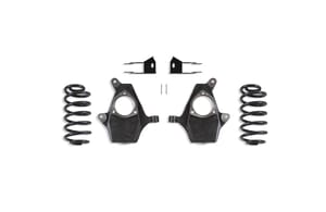 MaxTrac Suspension 2"/4" LOWERING KIT (SPINDLES)
