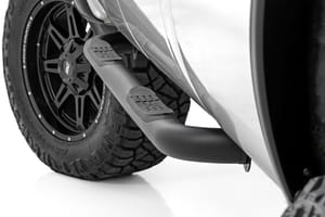 Rough Country Nerf Steps | 3-Inch Tube | Crew Cab | Ford F-250/F-350 Super Duty (99-16)