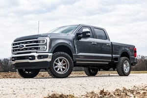 Rough Country 2 Inch Leveling Kit | Track Bar Bracket | Ford F-250/F-350 Super Duty (17-26)
