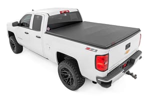 Tonneau Covers - Soft Tri-Fold Bed Cover | 6'7" Bed | Chevy/GMC 1500/2500HD/3500HD (14-19 & Classic)