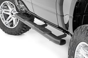 Rough Country Oval Nerf Step | Crew Cab | Black | Ram 1500 (19-26)/1500 TRX (21-24)